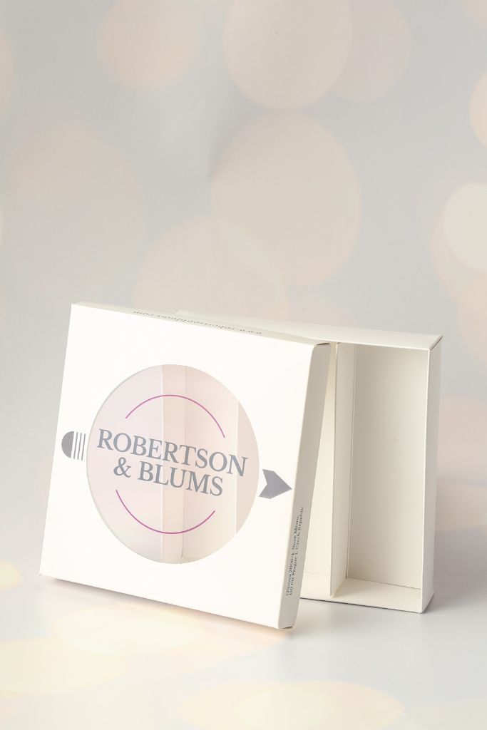 Robertson & Blums — white box open, lift-off lid, circular logo
