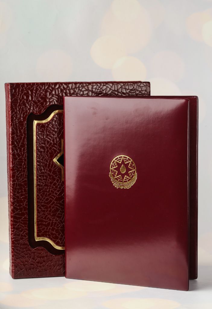 Crocodile folders duo — different sizes, burgundy