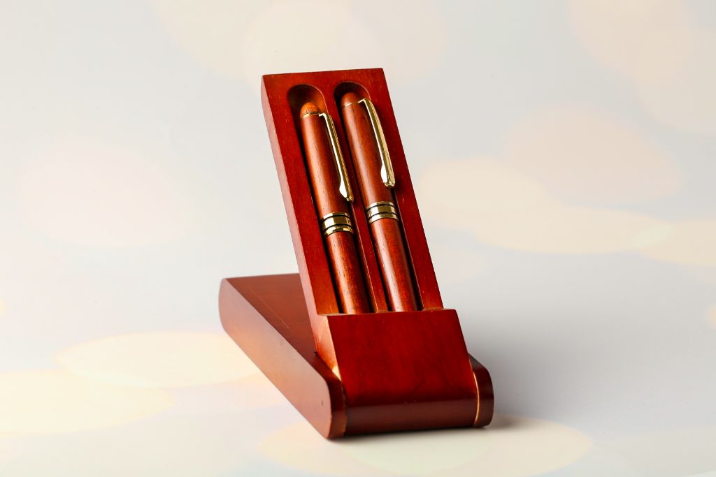 Pen set in wooden stand — cherry wood, two pens with gold clips, VIP set