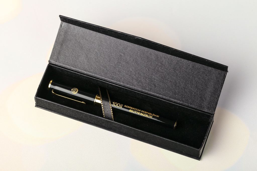 VIP pen Adliyyə Nazirliyi 100 il — black metal with gold engraving, in open black gift box